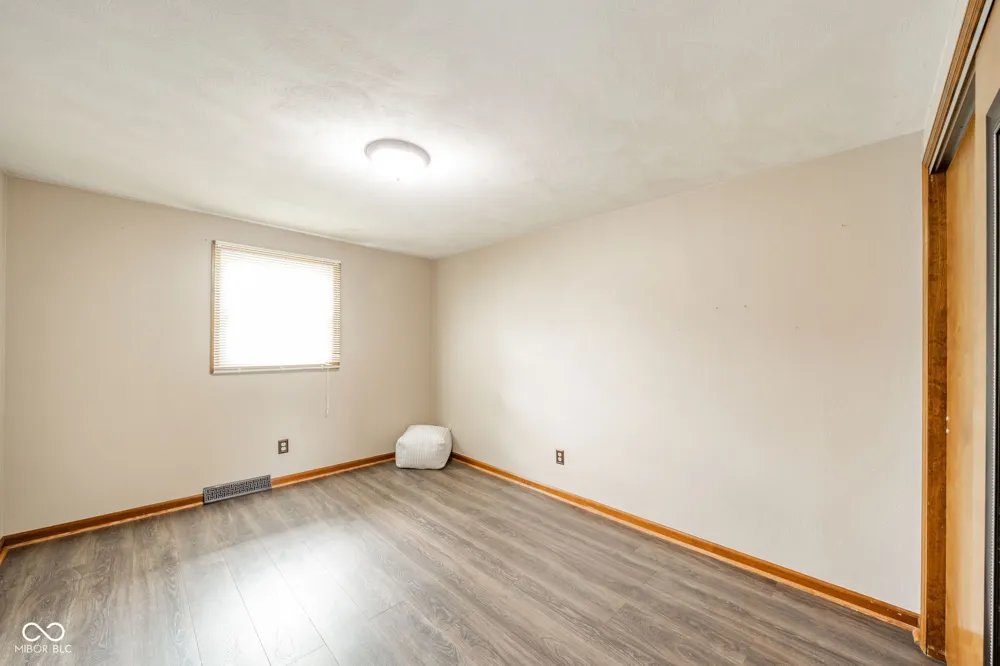 1375 E 240 Anderson, IN 46012