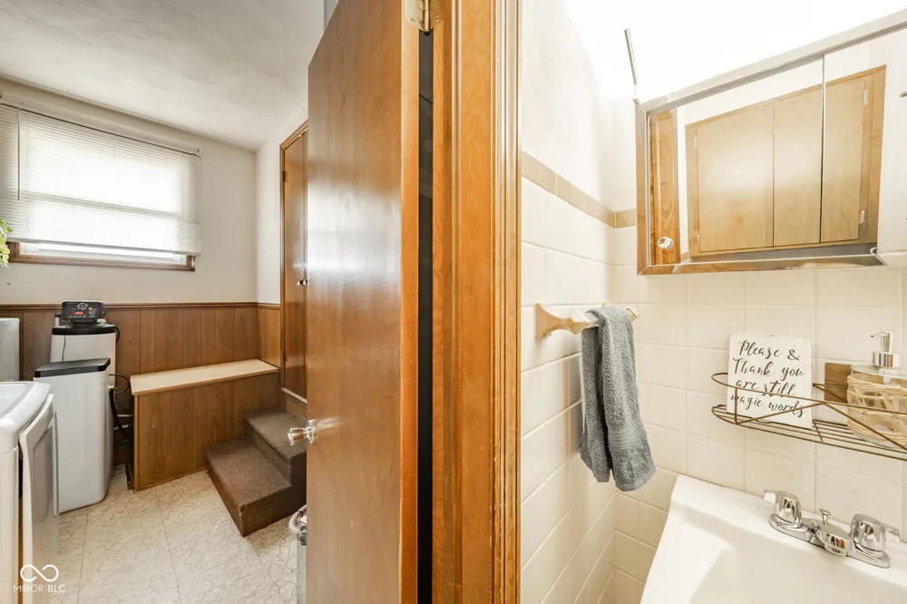 1375 E 240 Anderson, IN 46012
