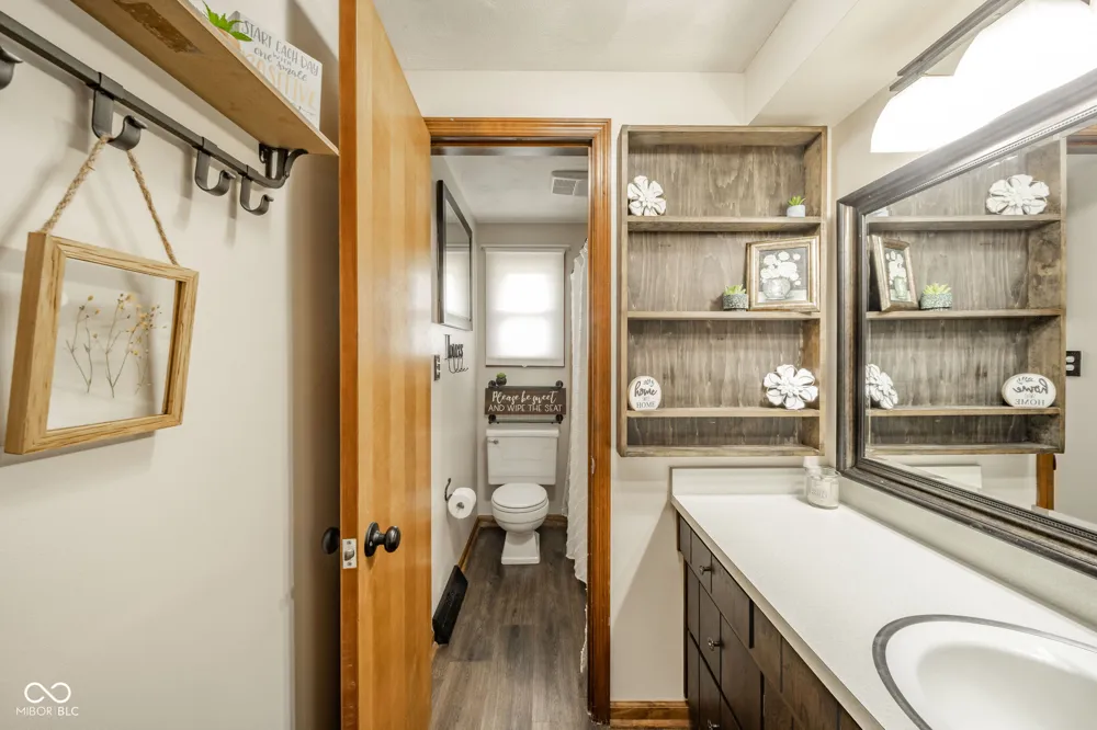 1375 E 240 Anderson, IN 46012