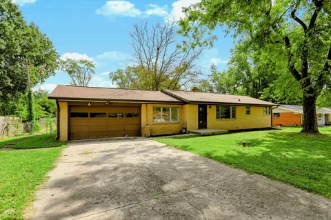 801 Eustis Drive