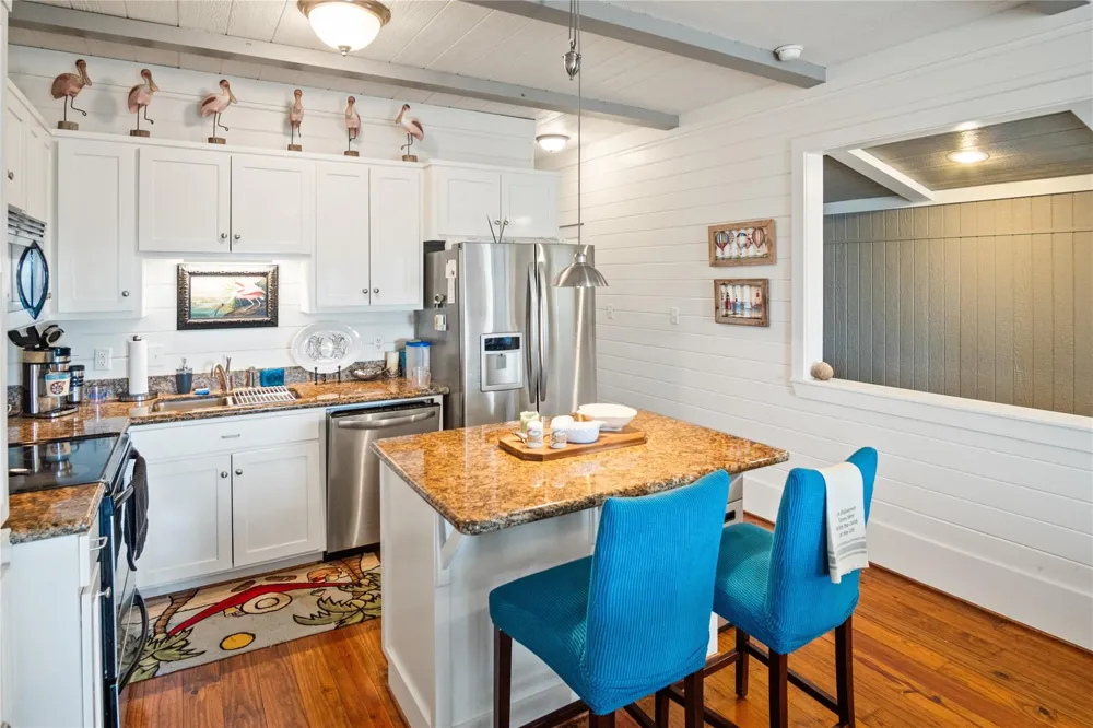 2205 Nelson Avenue Port Bolivar, TX 77650