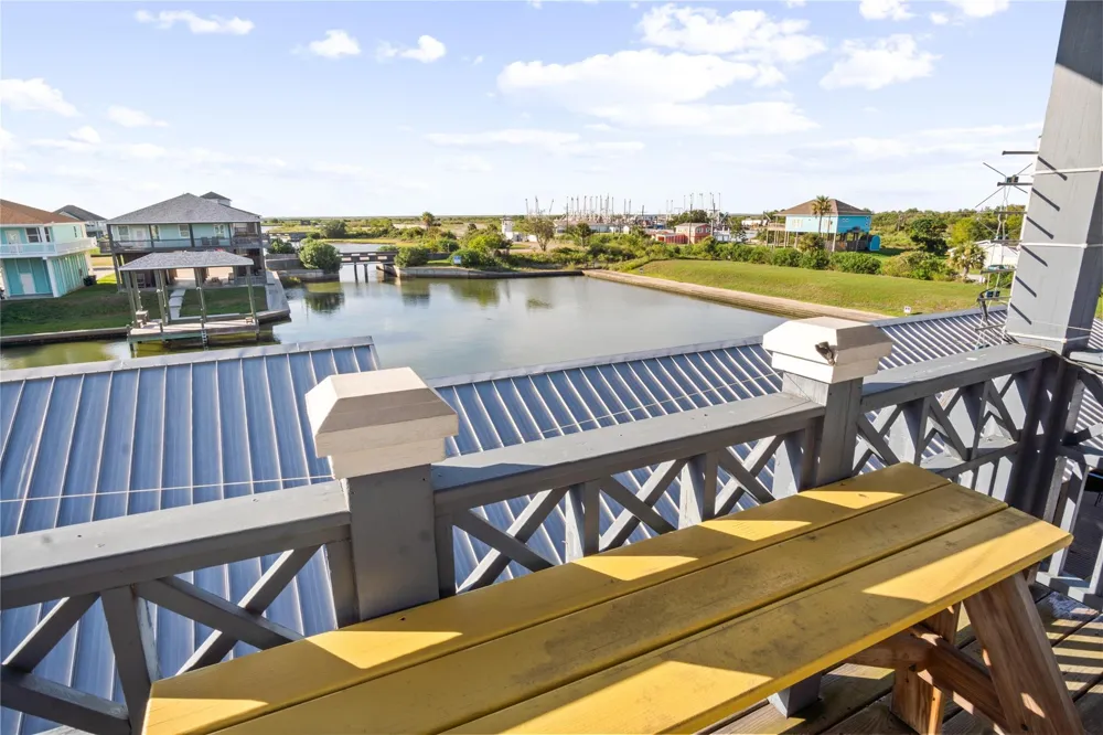 2205 Nelson Avenue Port Bolivar, TX 77650