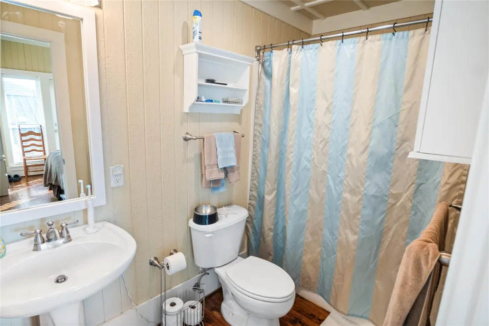 2205 Nelson Avenue Port Bolivar, TX 77650