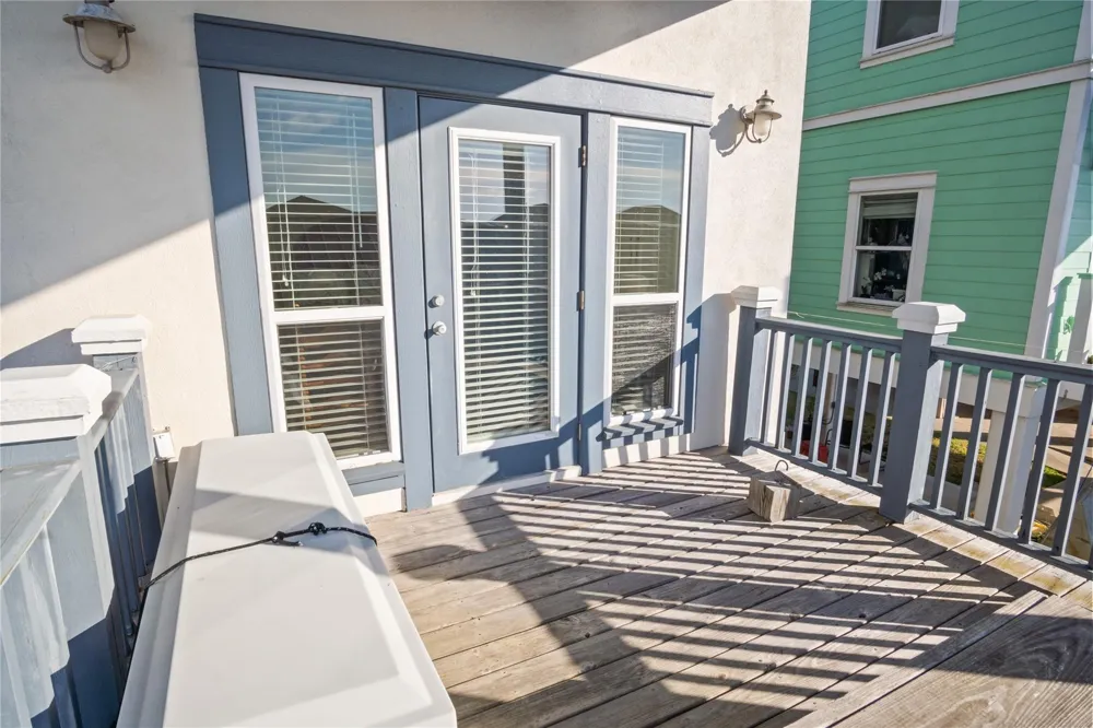 2205 Nelson Avenue Port Bolivar, TX 77650
