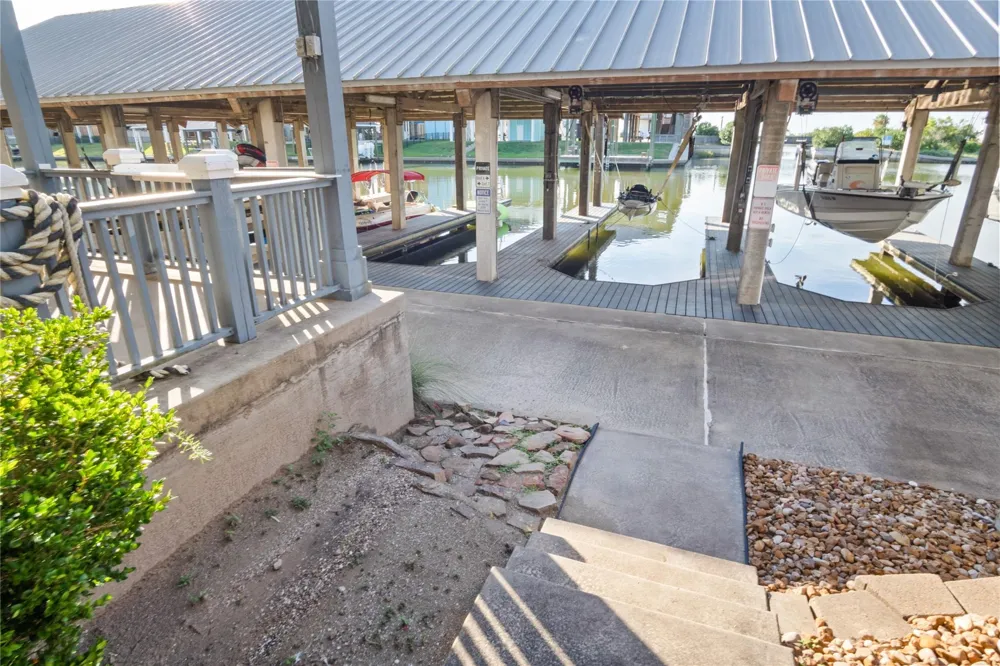 2205 Nelson Avenue Port Bolivar, TX 77650