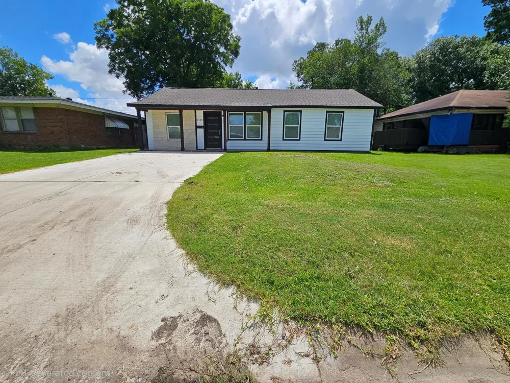 2129 Raspberry Lane Pasadena, TX 77502