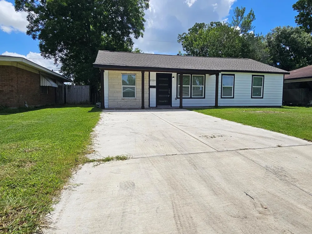 2129 Raspberry Lane Pasadena, TX 77502