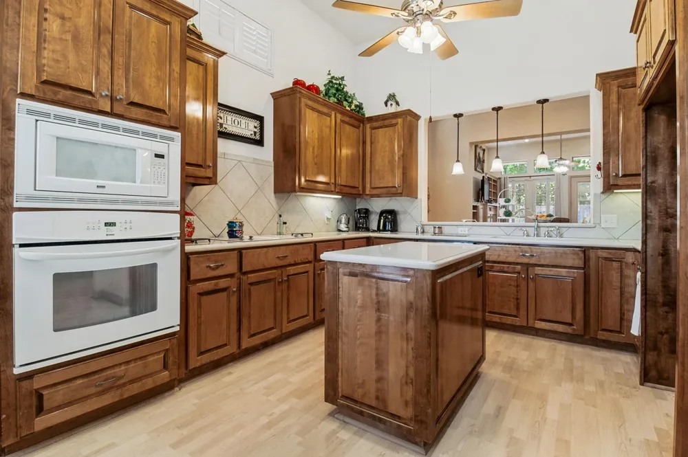 102 Sunshine Lane Livingston, TX 77351