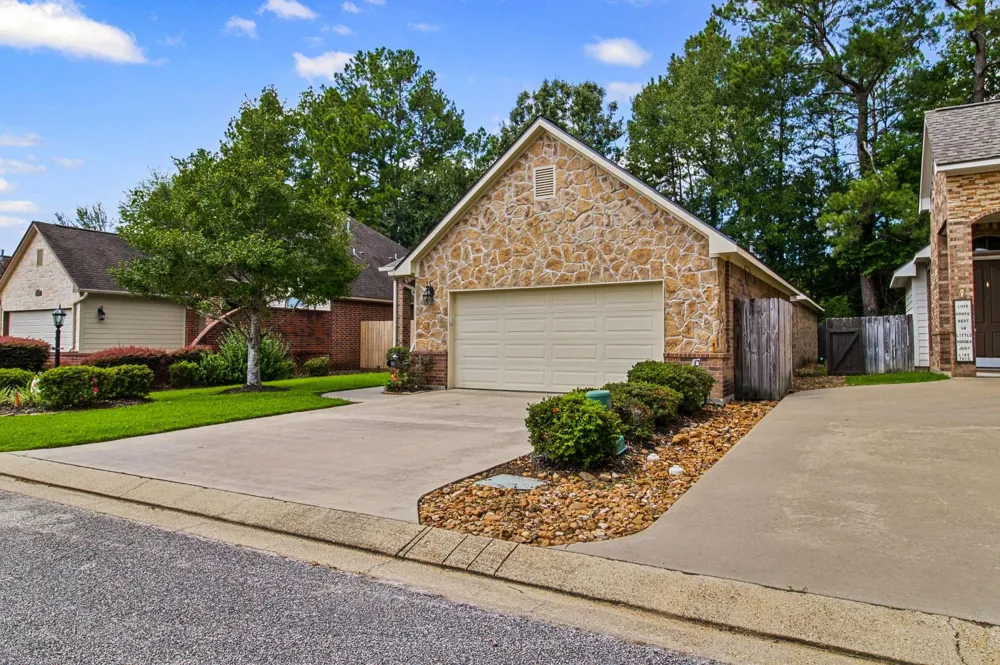 102 Sunshine Lane Livingston, TX 77351