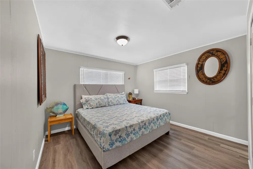 16713 Jamaica Beach Road Jamaica Beach, TX 77554