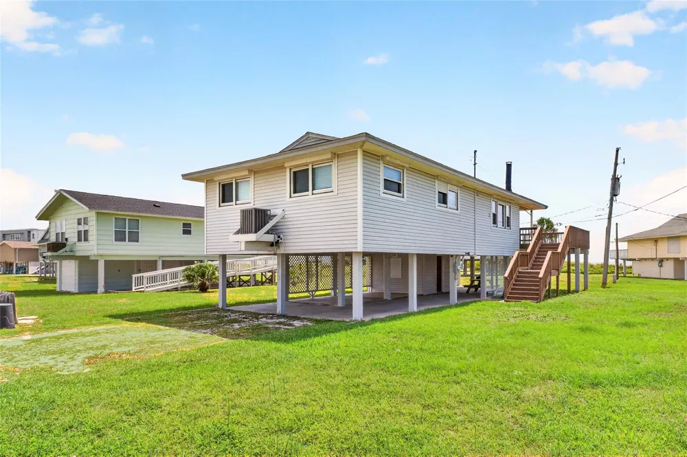 16713 Jamaica Beach Road Jamaica Beach, TX 77554