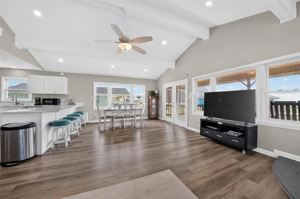 16713 Jamaica Beach Road Jamaica Beach, TX 77554