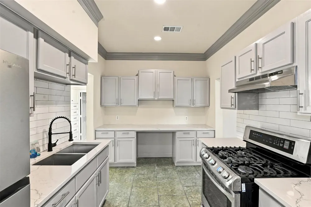 1110 Cordell Street Houston, TX 77009
