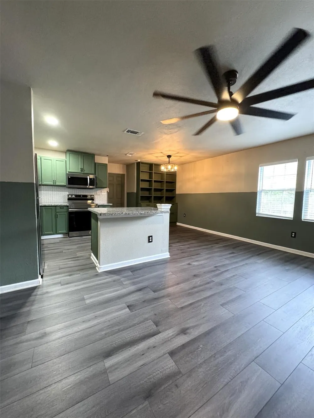 7403 Backstrom Street Hitchcock, TX 77563