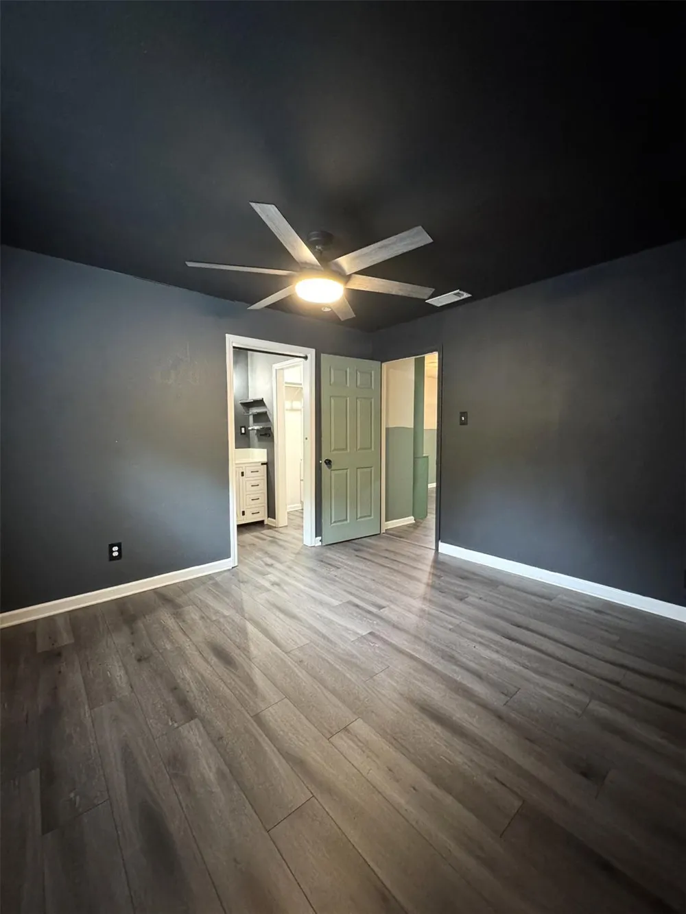 7403 Backstrom Street Hitchcock, TX 77563