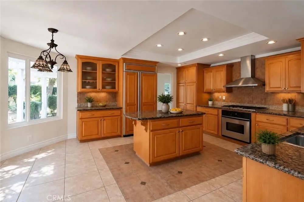 9881 Foxrun Drive North Tustin, CA 92705