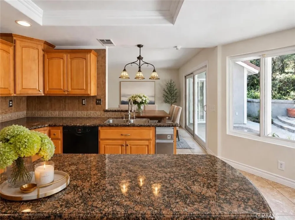 9881 Foxrun Drive North Tustin, CA 92705