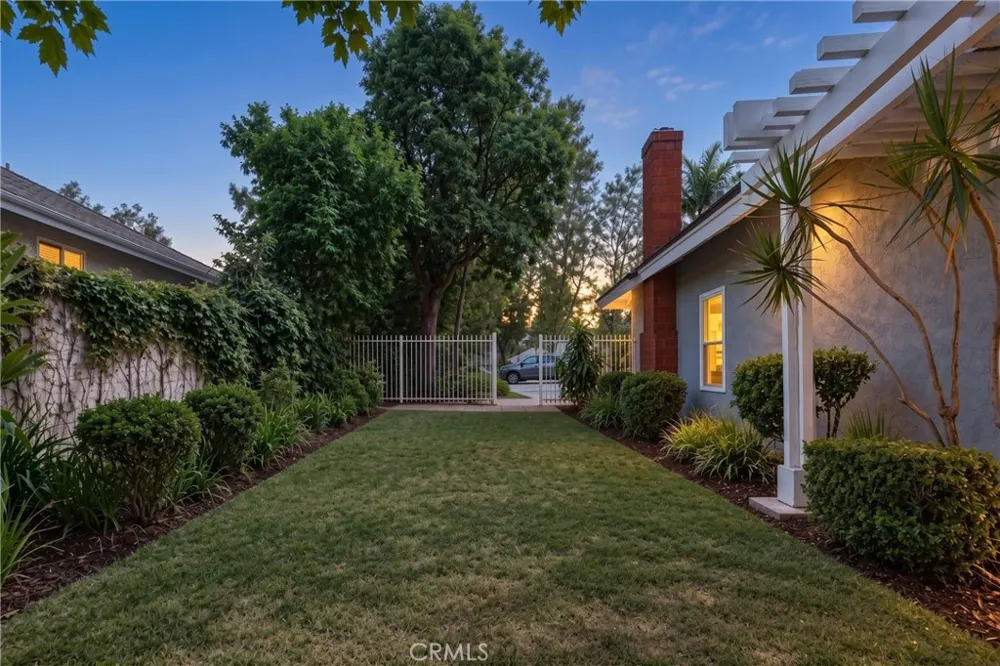 9881 Foxrun Drive North Tustin, CA 92705