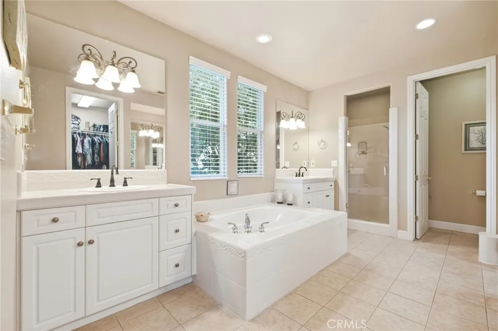 3141 Serena Clovis, CA 93619