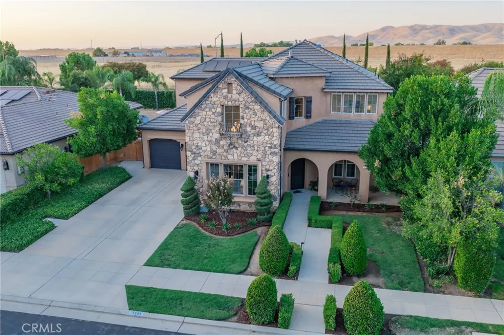 3141 Serena Clovis, CA 93619