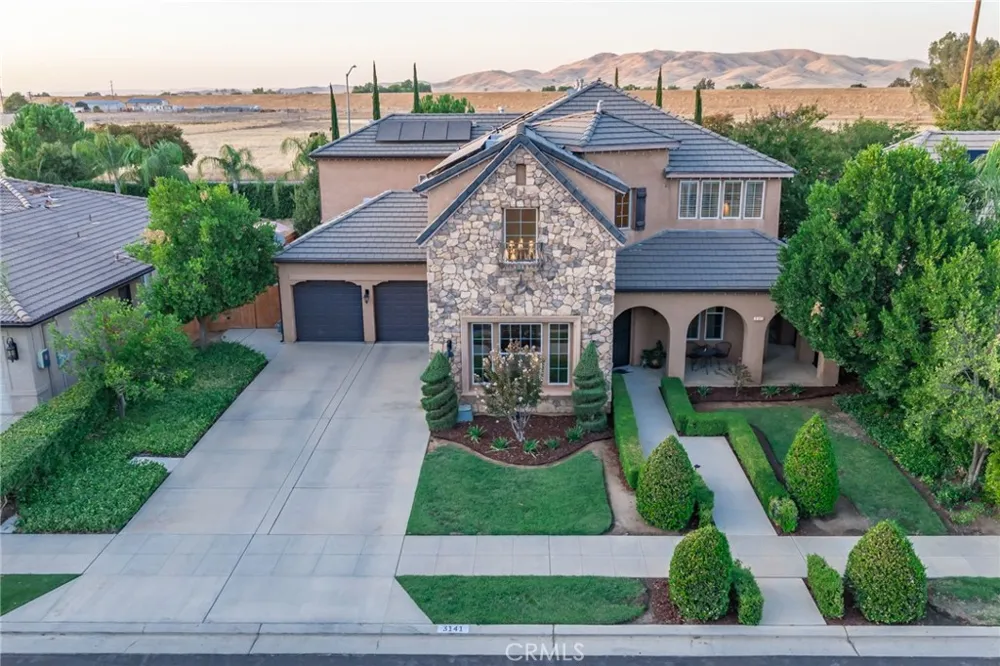 3141 Serena Clovis, CA 93619