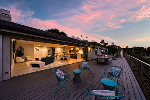 2886 Crownview