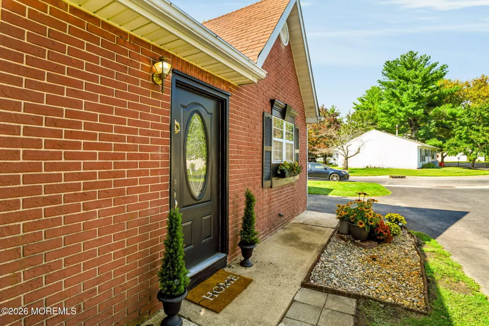 34 Morden Close Freehold, NJ 07728