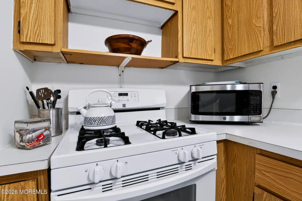 34 Morden Close Freehold, NJ 07728