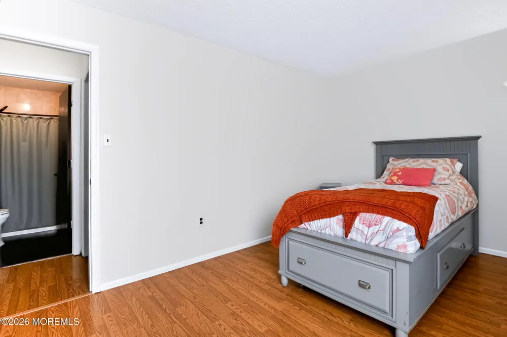 34 Morden Close Freehold, NJ 07728