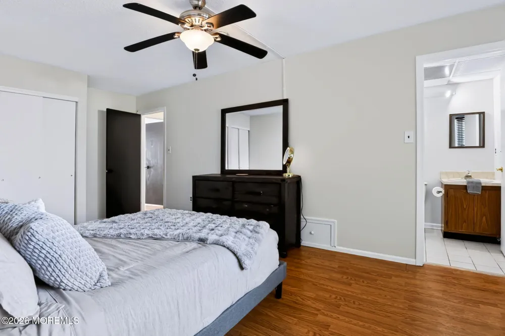 34 Morden Close Freehold, NJ 07728