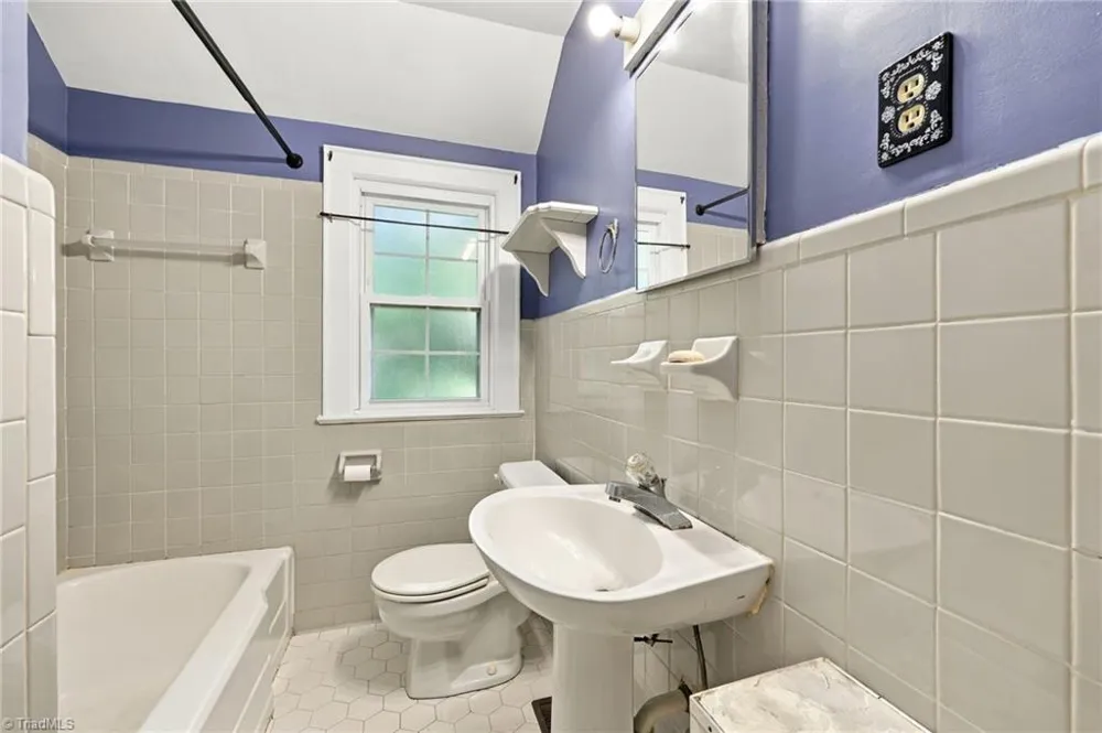 351 Lindley Avenue Asheboro, NC 27203