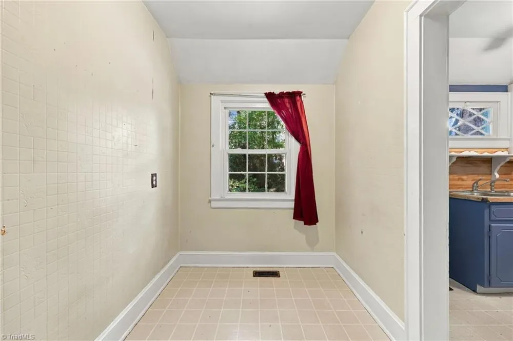 351 Lindley Avenue Asheboro, NC 27203