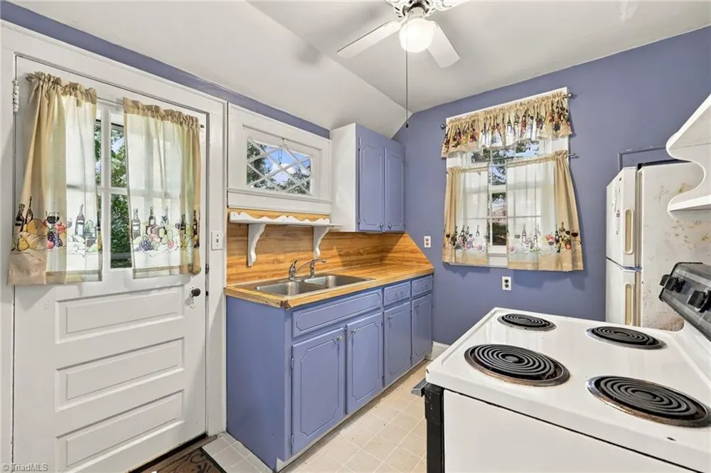351 Lindley Avenue Asheboro, NC 27203
