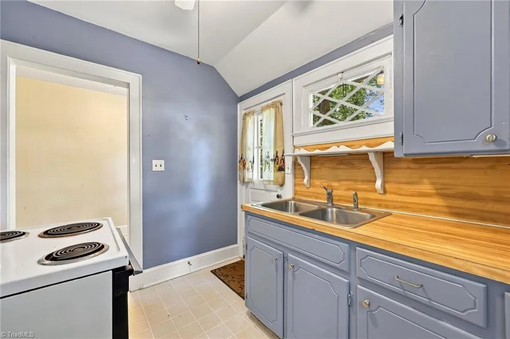 351 Lindley Avenue Asheboro, NC 27203