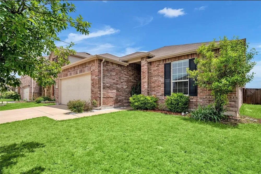 2336 Bermont Red Lane Fort Worth, TX 76131