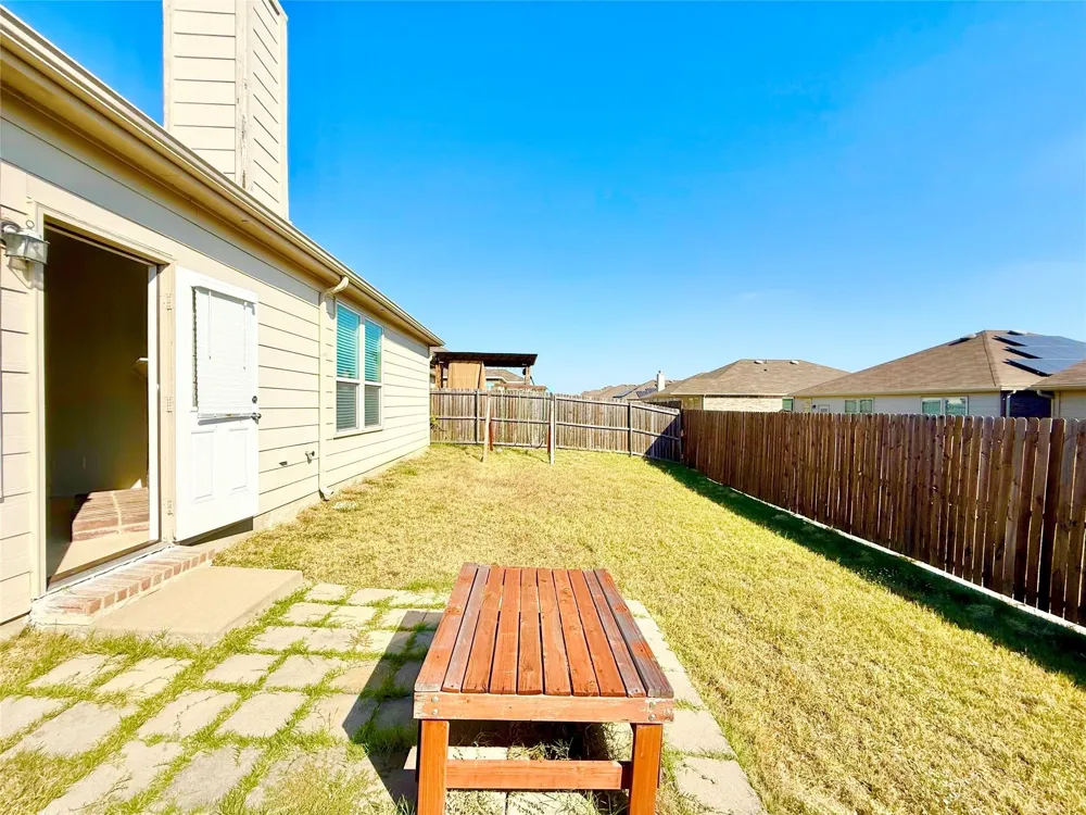 2336 Bermont Red Lane Fort Worth, TX 76131