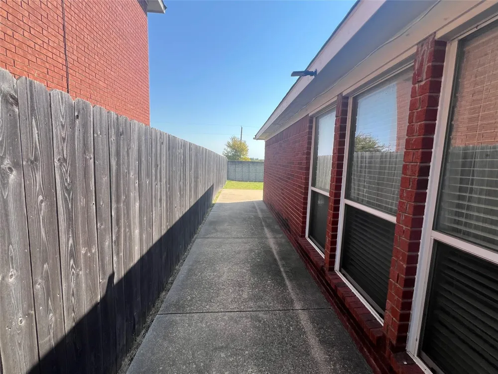 2332 Rushing Springs Fort Worth, TX 76118
