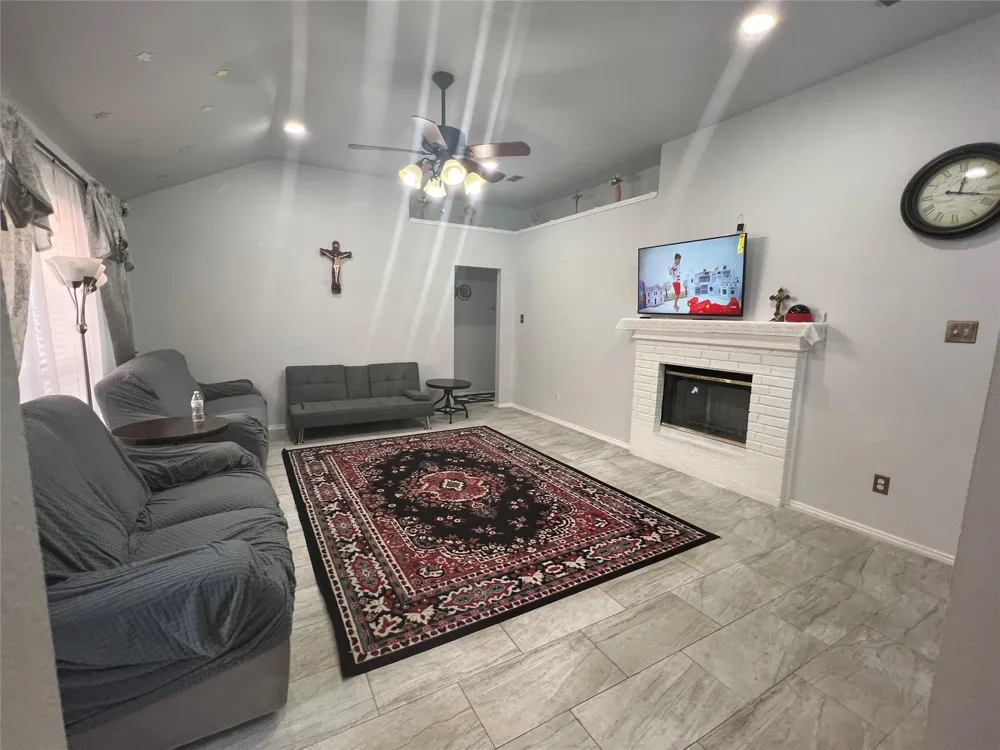 2332 Rushing Springs Fort Worth, TX 76118