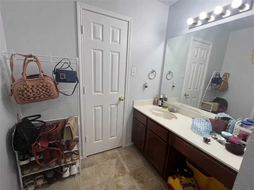 2332 Rushing Springs Fort Worth, TX 76118