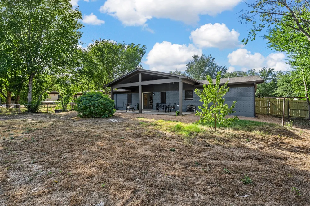 121 E Dawn Drive Robinson, TX 76706