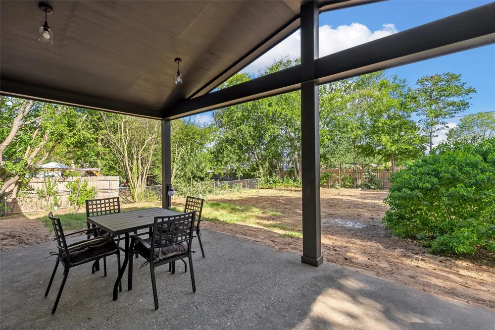 121 E Dawn Drive Robinson, TX 76706