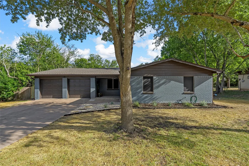 121 E Dawn Drive Robinson, TX 76706