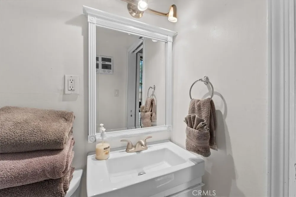 108 Pine Sugarloaf, CA 92386