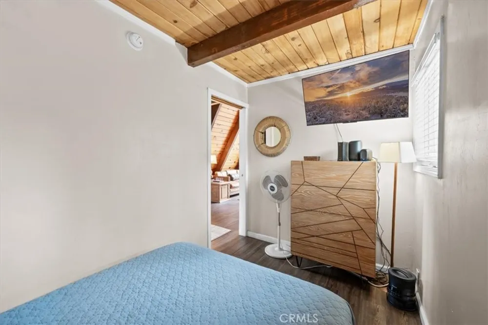 108 Pine Sugarloaf, CA 92386