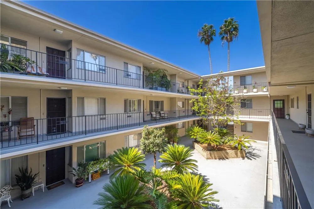 2772 E 2nd Street #E2 Long Beach, CA 90803