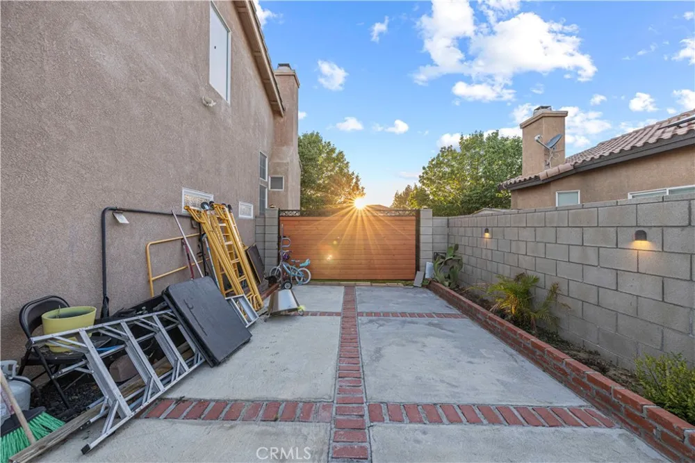 37502 Park Forest Court Palmdale, CA 93552