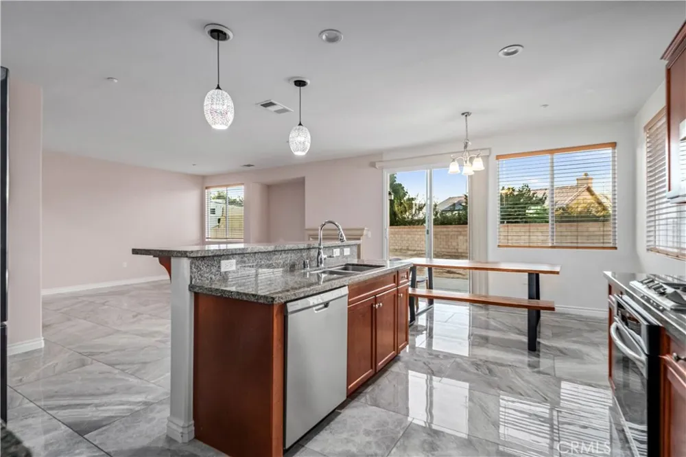 4133 W Avenue J7 Lancaster, CA 93536