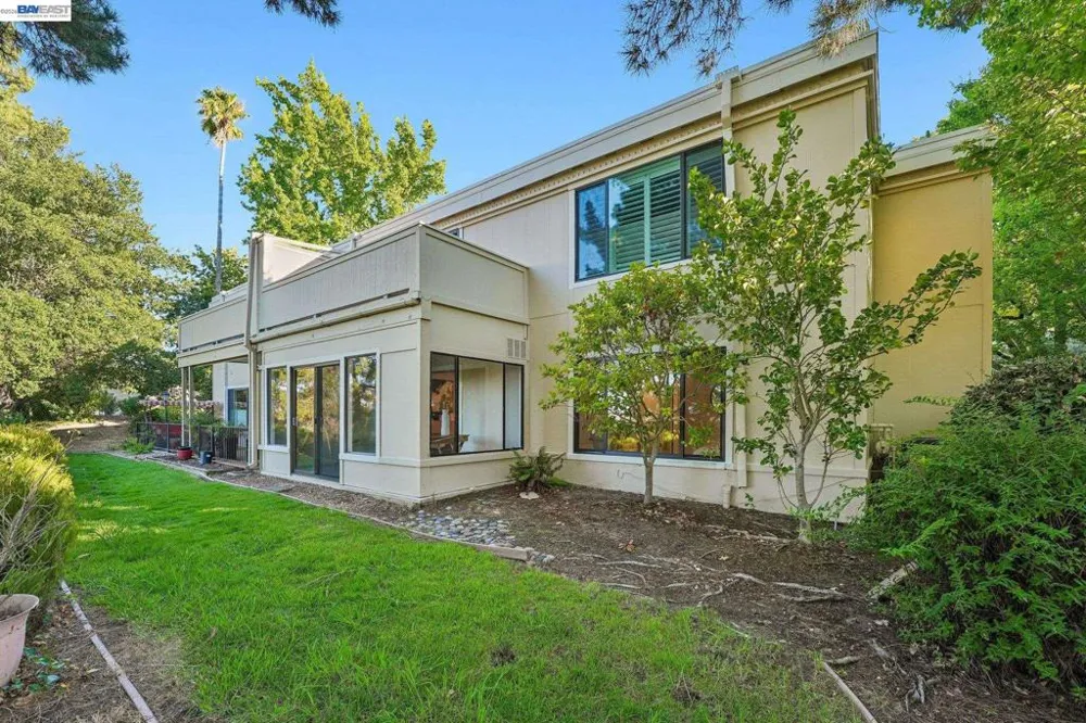 2749 Pine Knoll Drive ##2 Walnut Creek, CA 94595