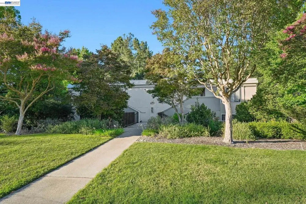 2749 Pine Knoll Drive ##2 Walnut Creek, CA 94595