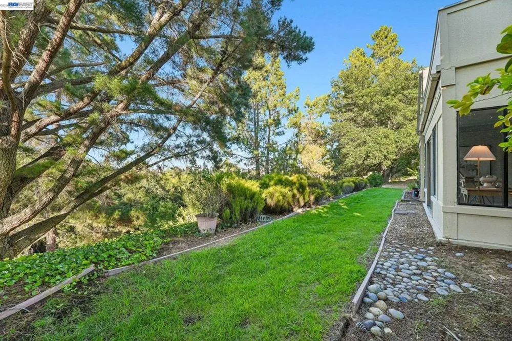 2749 Pine Knoll Drive ##2 Walnut Creek, CA 94595